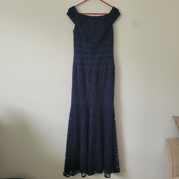 Tadashi Shoji Textured Lace Mermaid Gown Navy Blue Size 8 - Picture 4 of 16
